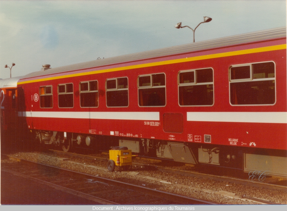 CFET sncb gare tournai train voiture M4 1° expo 1980