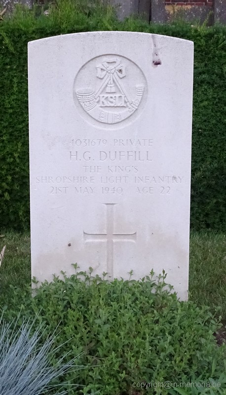 Froyennes parcelle militaire tombe Duffill
