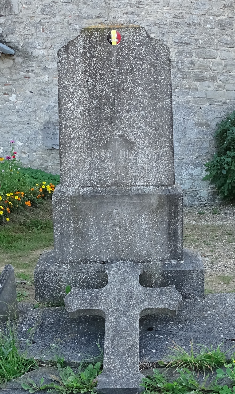 Monument heros cimetiere ramegnies chin despinoy oscar