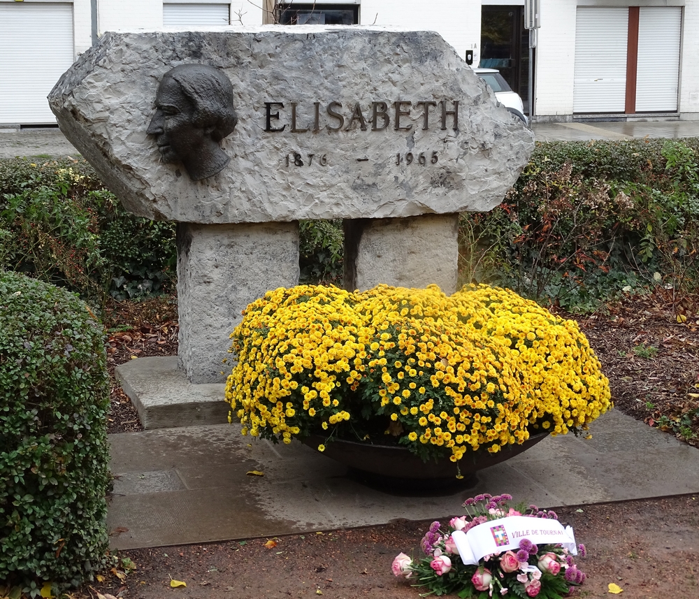 monument elisabeth gare tournai
