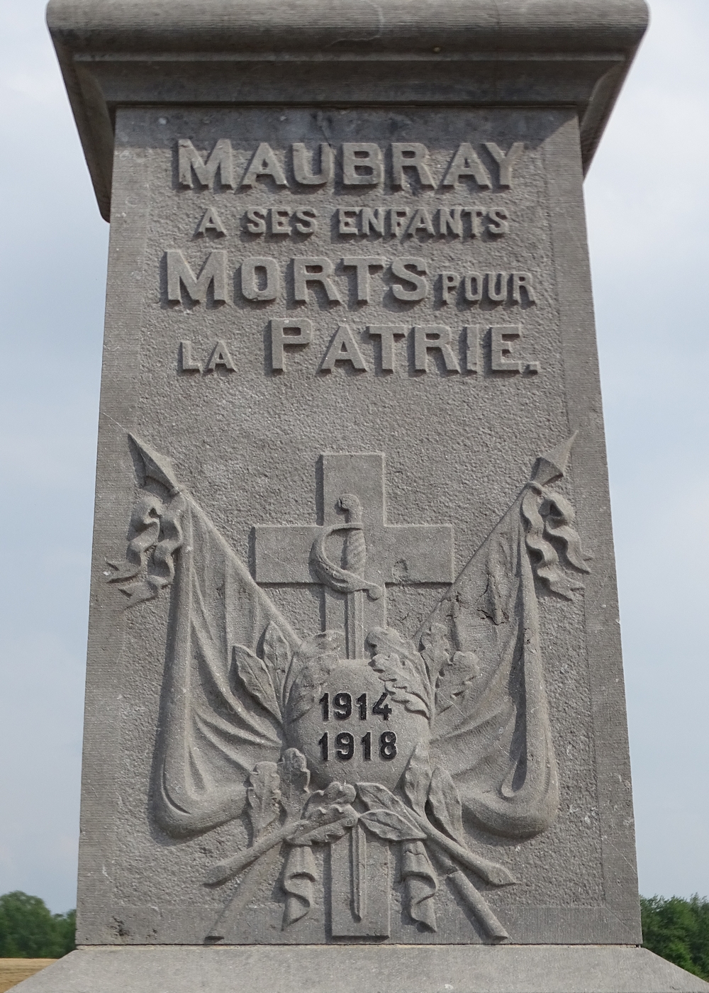 monument aux morts maubray