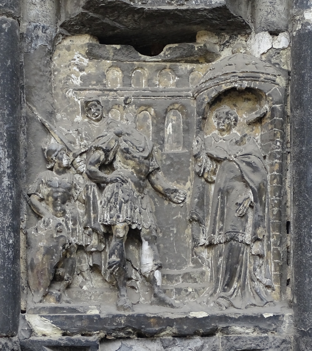 bas relief cathédrale