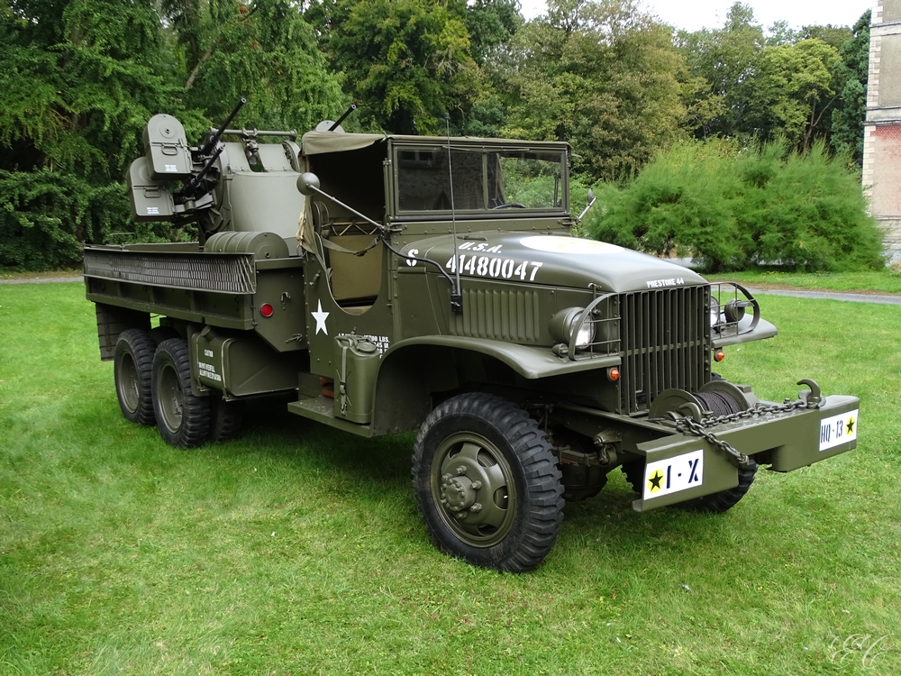 Froyennes expo vehicules militaires