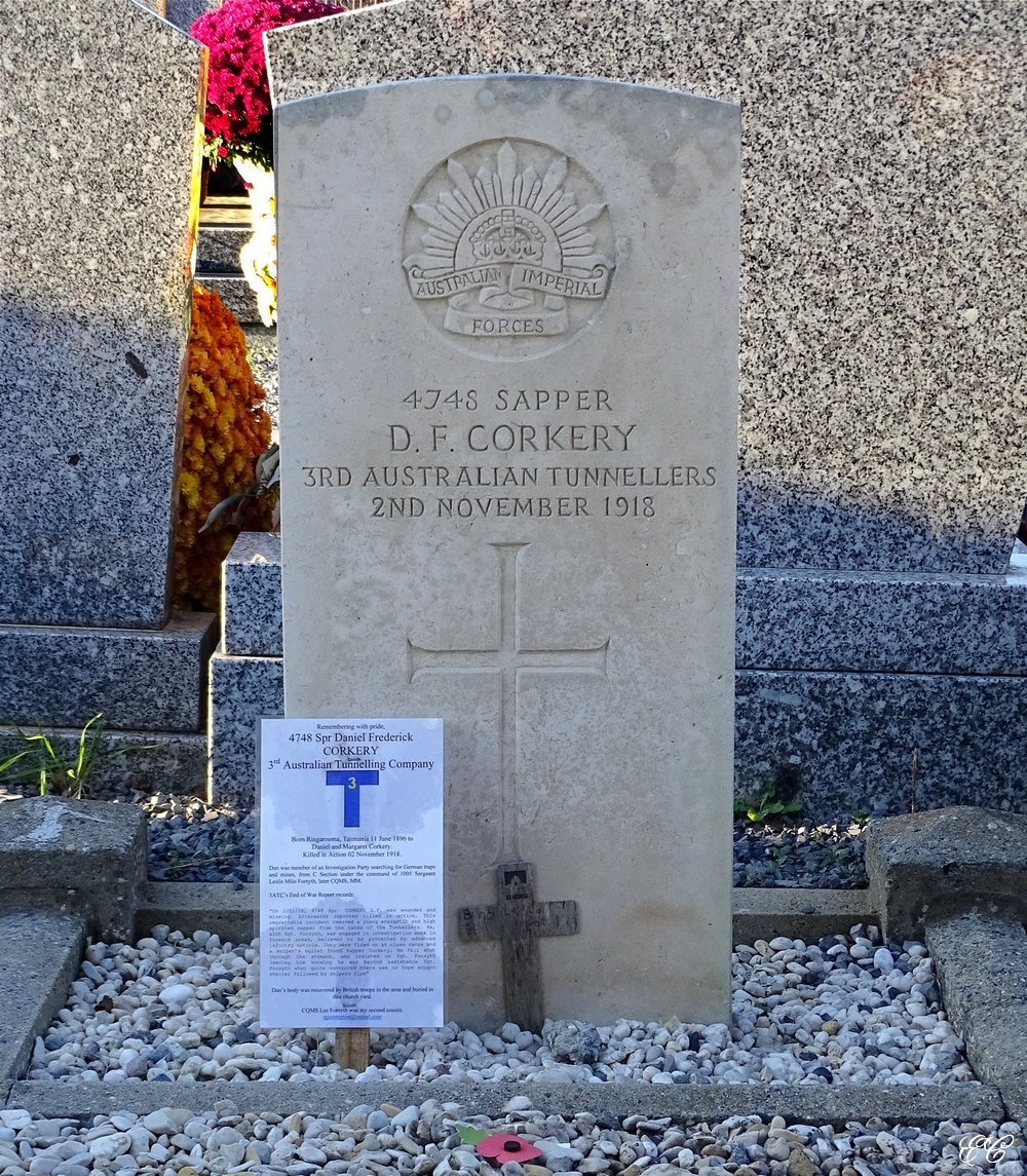 tombe commonwealth D.F. Corkery cimetiere St Maur